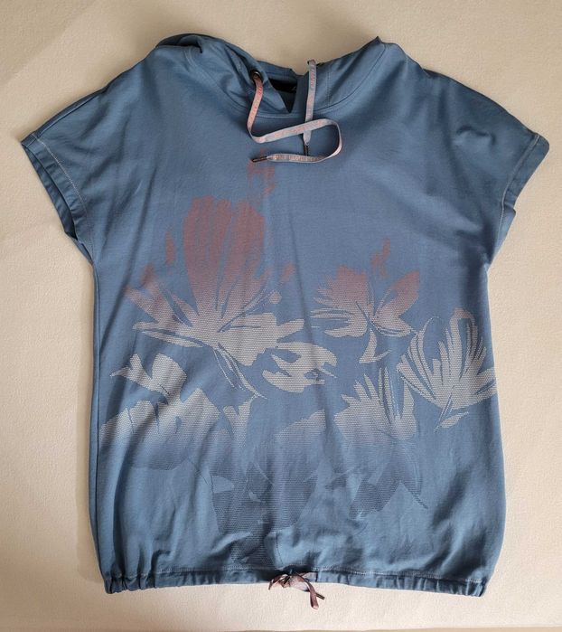 T-shirt damski z kapturem