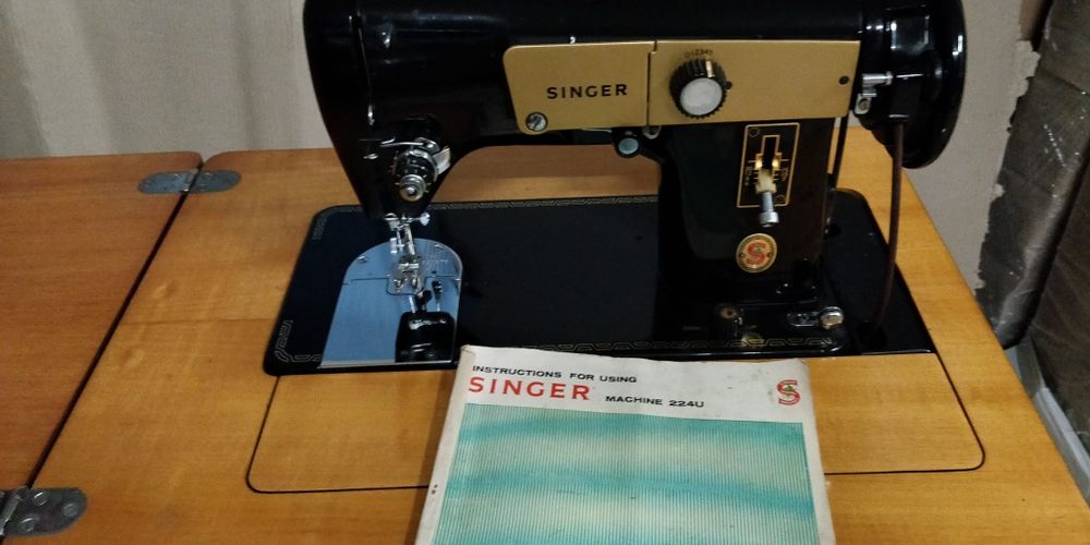 Oportunidade...Máquina costura Singer, modelo especial Machine 224U