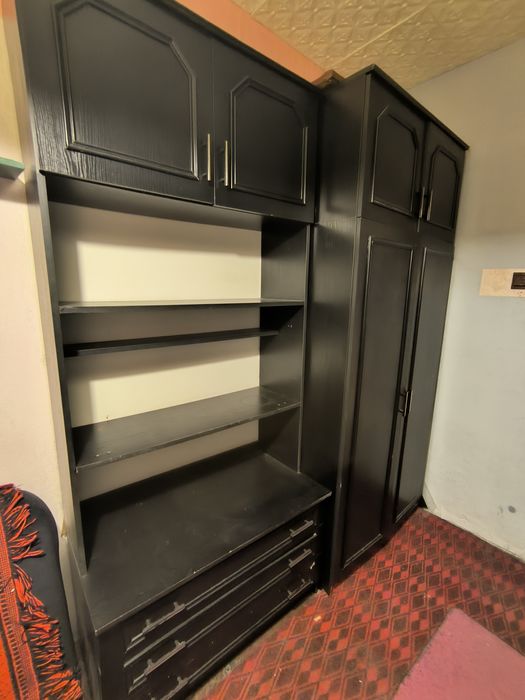 Meblościanka z szafą witryną+wersalka