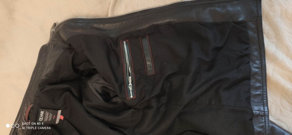 Куртка шкіряна чоловіча від бренду OCHNIC