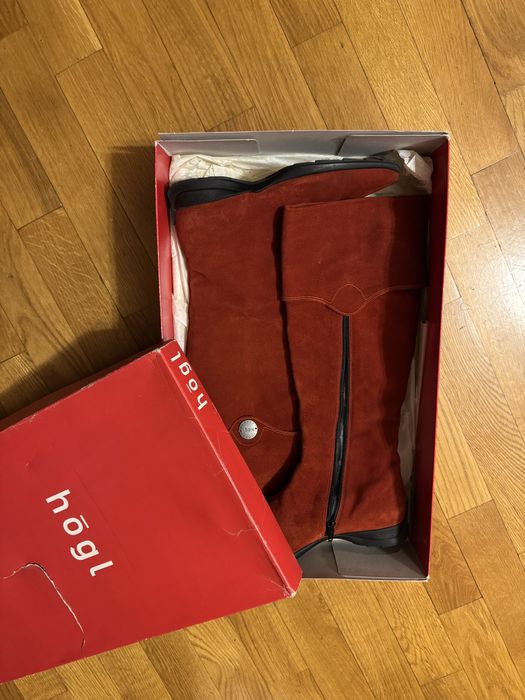 Червоні замшеві чоботи Högl