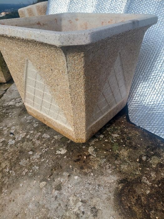 Vaso em betão quadro