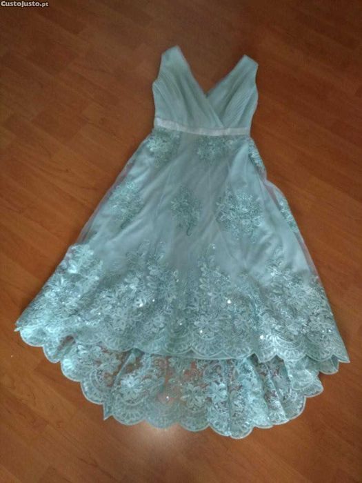 Vestido para casamento, com cauda.