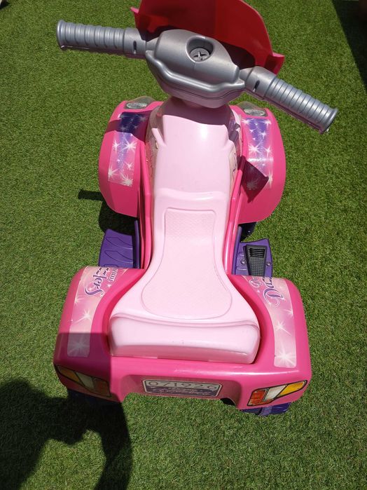Mota de brincar menina