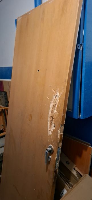 Терміново Двері,можливо на доски