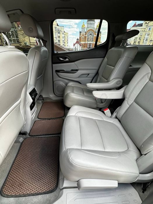 GMC ACADIA 2016 року 6 місц