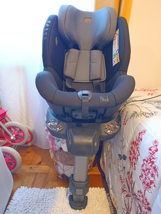 Cadeira Auto TUC TUC Spire I-Size Isofix (40 cm - 105 cm - Cinzento - 360º)