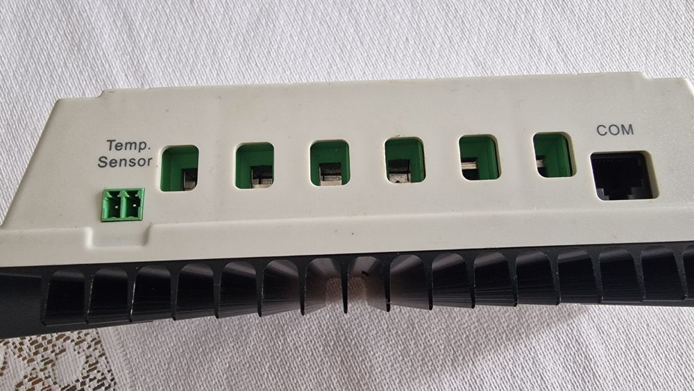 Sprzedam Regulator Epever model: LandStar LS3024B - fotowoltaika 30A