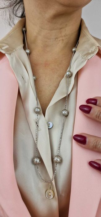 Colar Luxuoso Bolas Prateadas