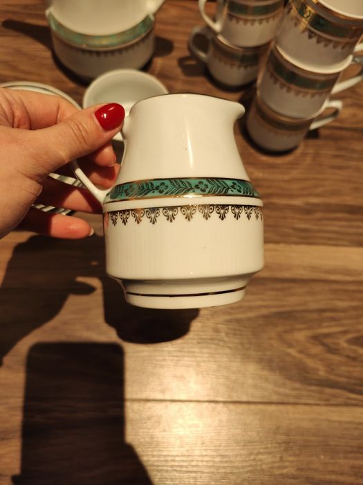 Porcelanowy zestaw kawowy marki Chodzież