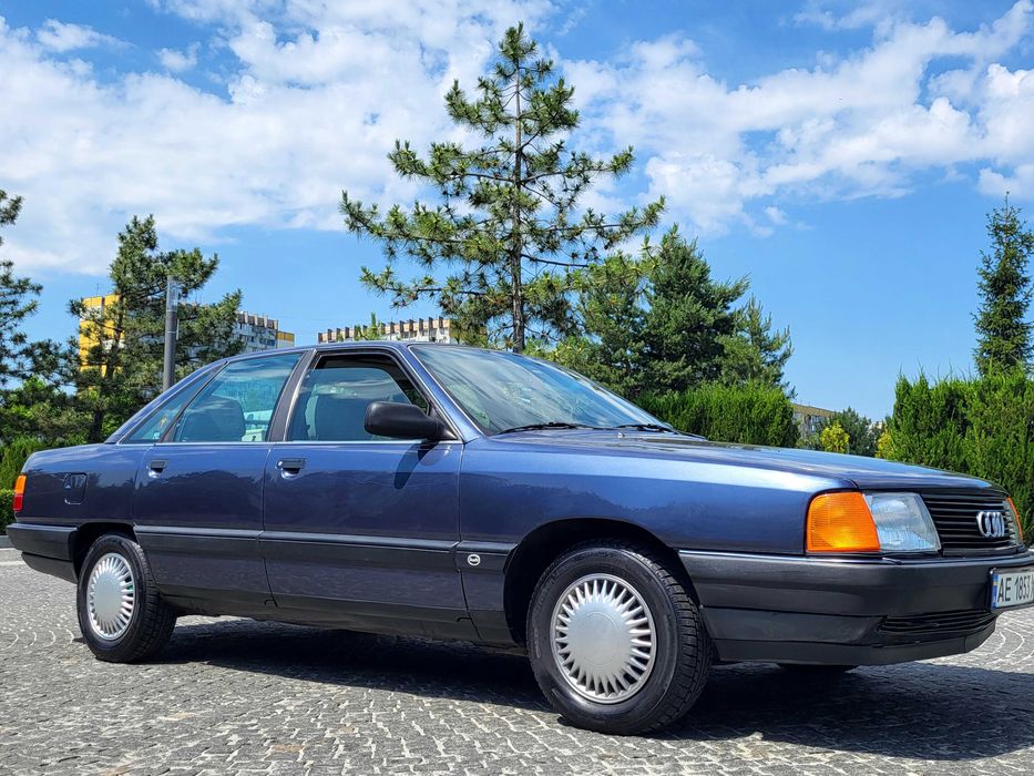 AUDI-100 C3- exclusive-Old Car
