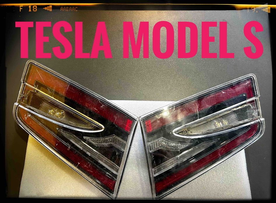 Фонарь Ліхтар внутрішній кришка багажника правий Tesla Model S