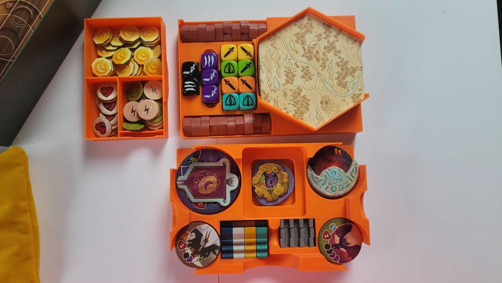 Insert / organizer | Kroniki zamku Avel Paczkowo • OLX.pl