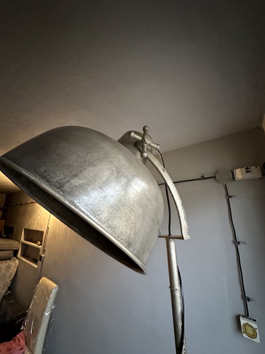 Lampa podlogowa na kolkach loft