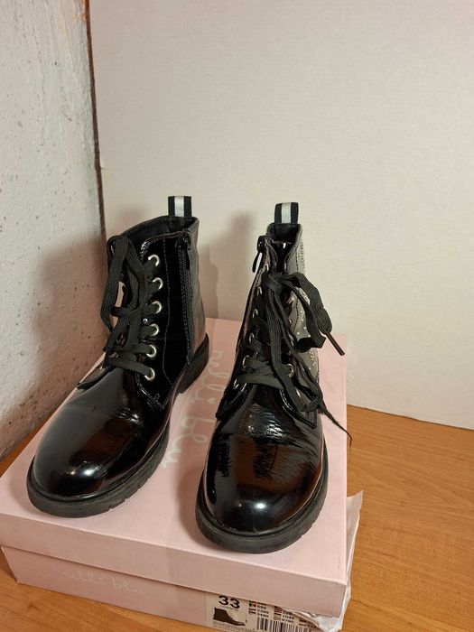 Sprzedam botki młodzieżowe rozmiar 33
