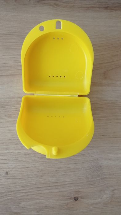 pojemnik na aparat ortodontyczny