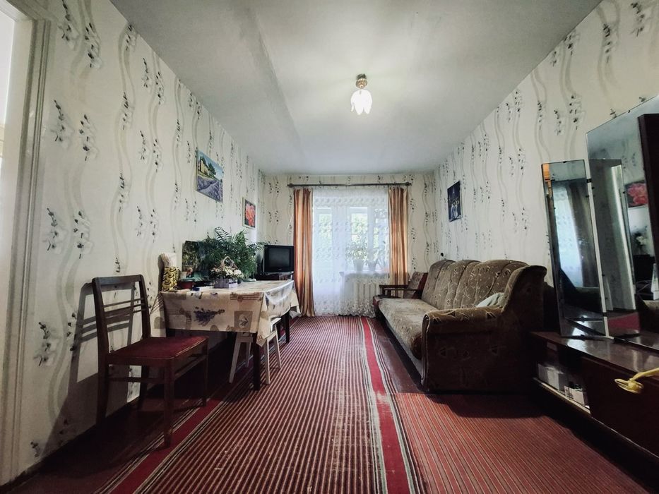 Продам 2 -к кв в кирпиче с отличной локацией по пр Слобожанскому район Загса