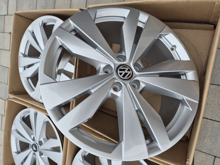 Felgi 19" 5x112 Maxion OEM Skoda Octavia Superb Kodiaq Karoq Srebrne Nowe | #VWR19S