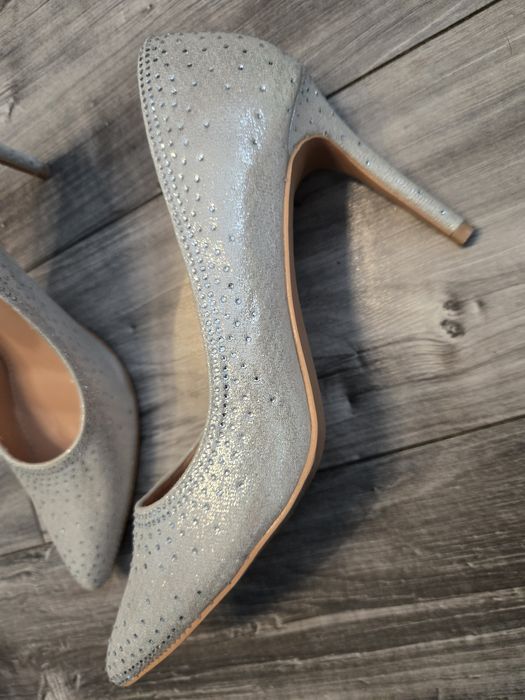 Srebrne szpilki z cyrkoniami