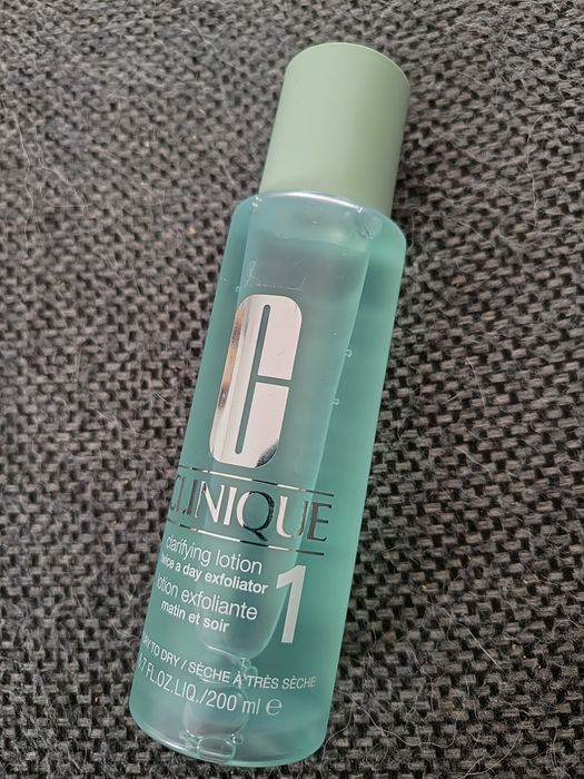 Clinique lekko złuszczający lotion nowy