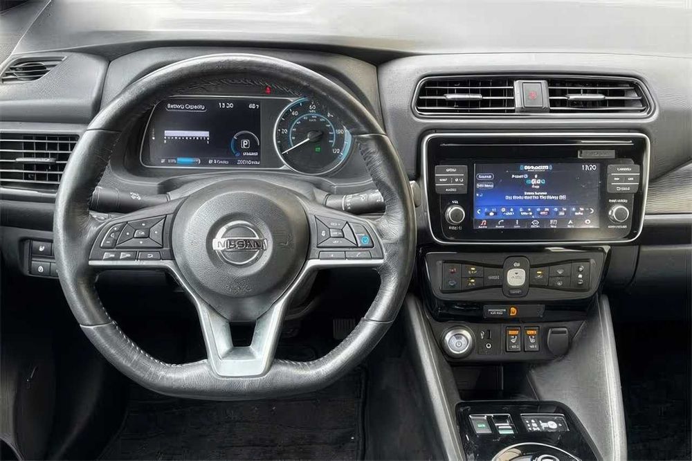 Nissan LEAF SL      2018