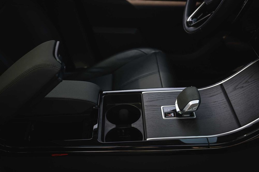 Wynajem Wypożyczalnia Samochodów SUV RANGE ROVER VELAR Lotnisko