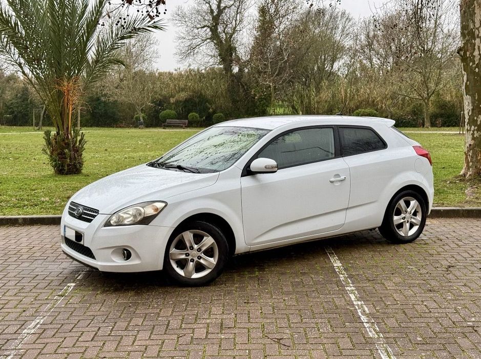 Kia Ceed S Coupé 1.6 CRDi EX