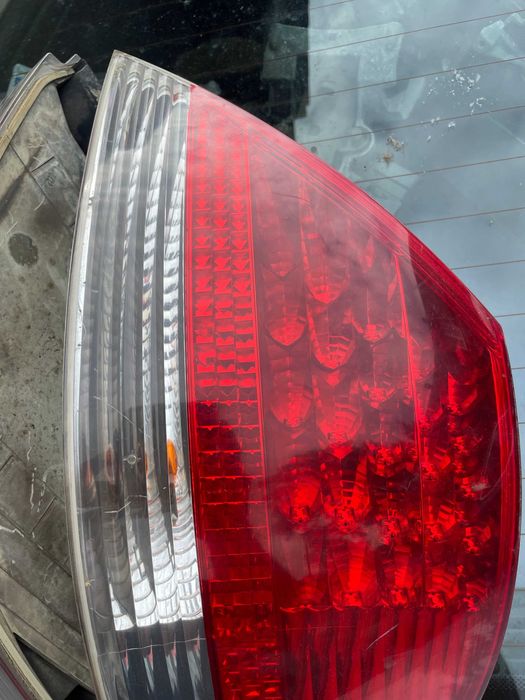 Bmw 7 e65 przed LIFT lampa lewy prawy tył w błotnik biały kierunek