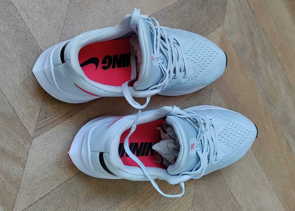Жіночі кросівки Nike