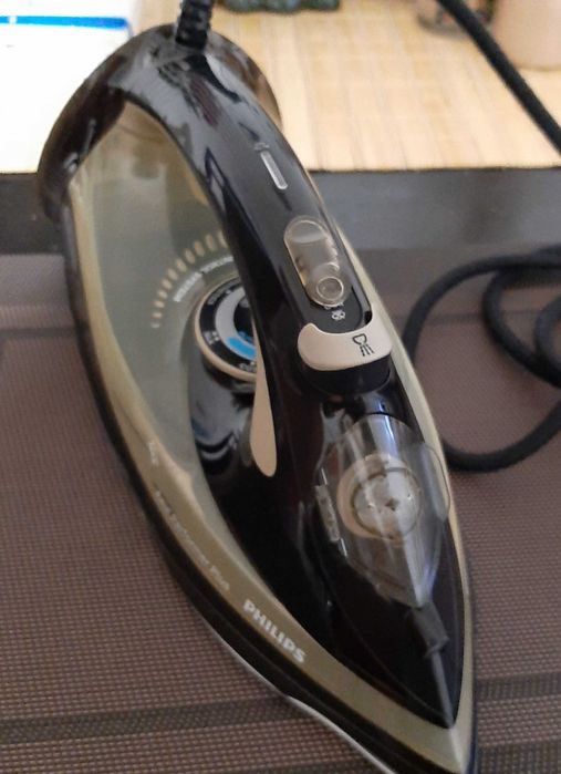 Праска Philips GC 4527