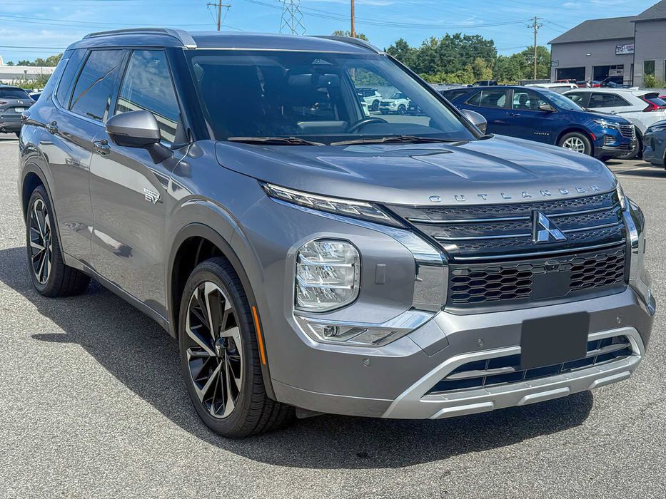Mitsubishi Outlander PHEV SEL      2023