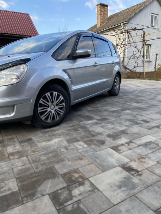 Продам машину Ford s-max