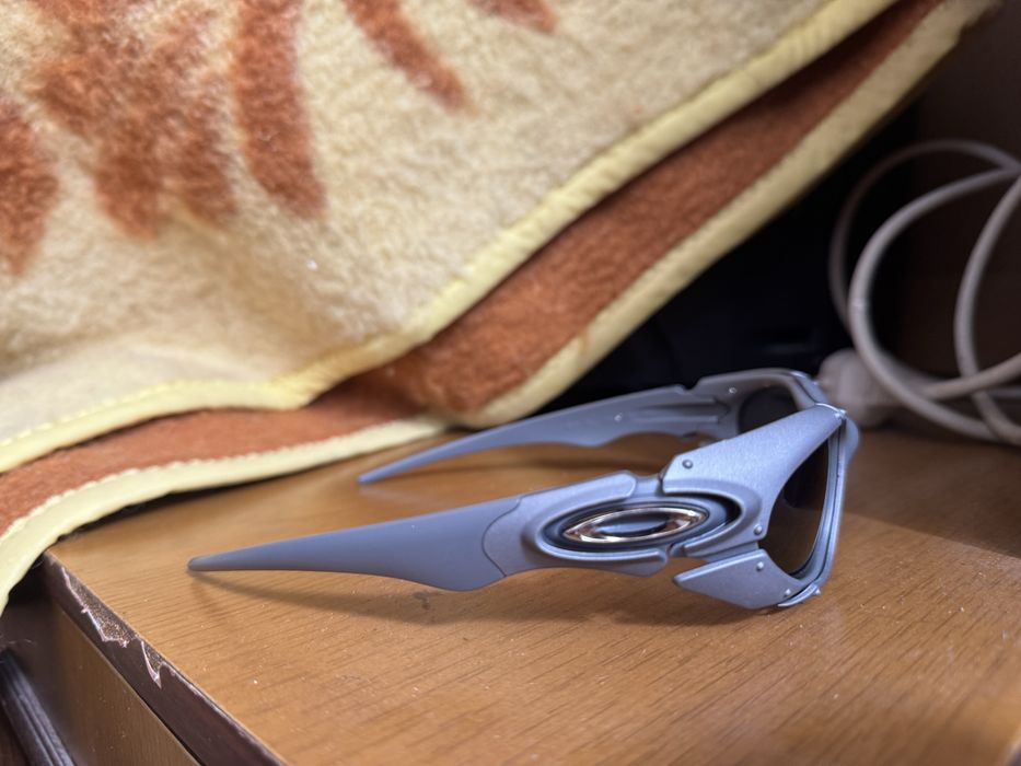 Продам очки Oakley Plate