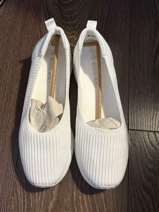 Wygodne buty tenisówki wyższa podeszwa 40