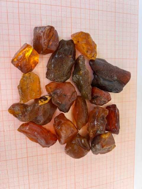 Bursztyn surowy bałtycki 5  do 10g  100 gram