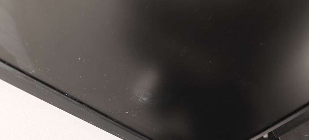 Monitor ASUS VE248HR rysy na ekranie plus przetarcie