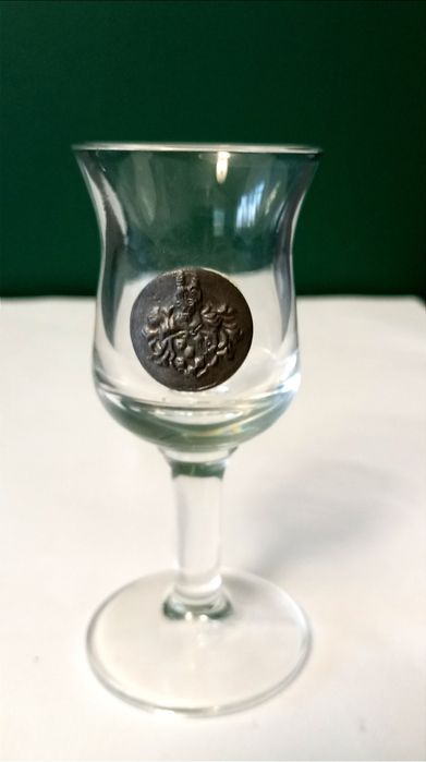 Kieliszek z herbem vintage