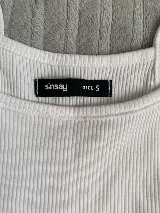 Білий топ, sinsay