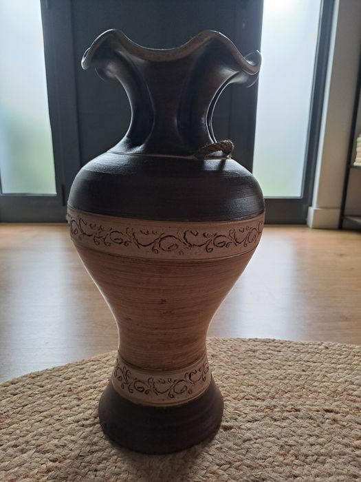 Jarra grande decoração cerâmica castanha