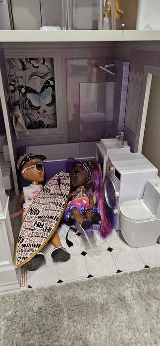 Domek rainbow high z lalkami