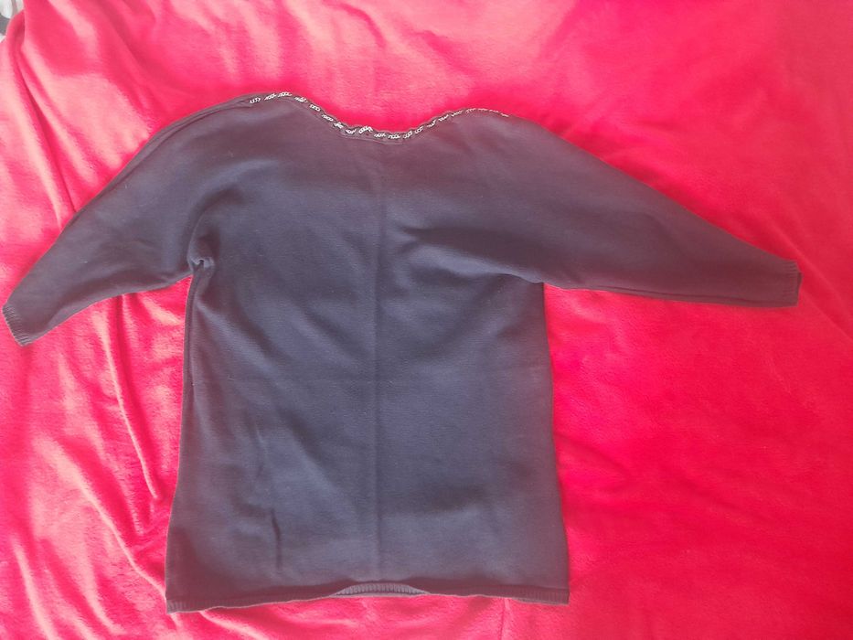 Czarny sweterek damski 44