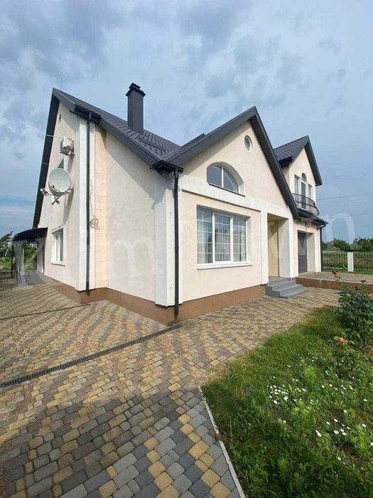 Продається розкішний будинок у мкр-ні Солонці