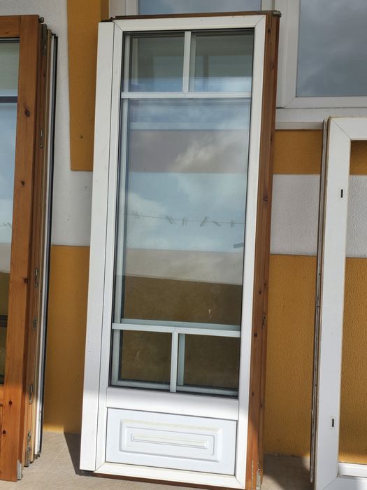 Janelas de PVC revestidas a madeira pura