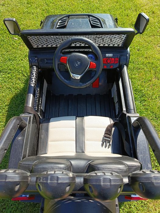 Auto Jeep na akumulator