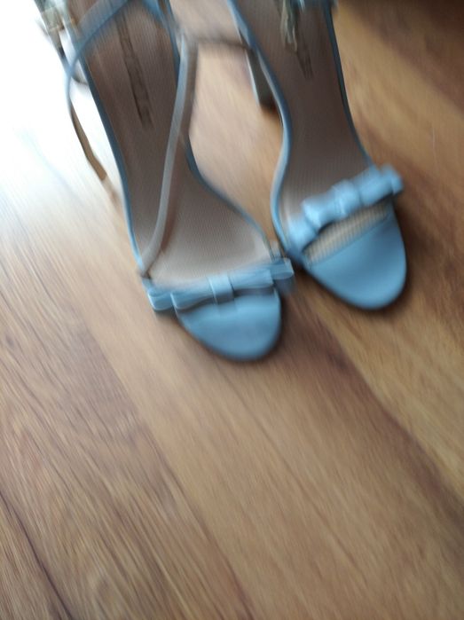 Sprzedam sandały damskie