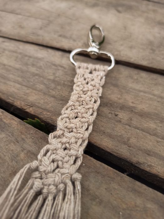 Porta-chaves em MACRAMÉ