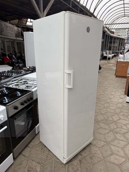 Морозильна камера Elektrolux EU8112C