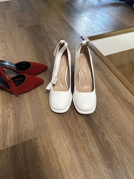 Туфлі, лодочки . Білі туфлі