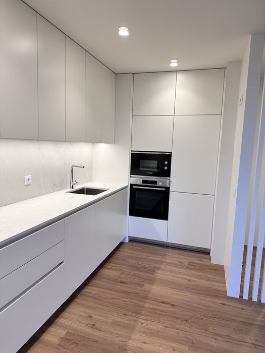 Exclusivo T2 Novo a Estrear | Condomínio Privado | Garagem Box para 2 Viaturas