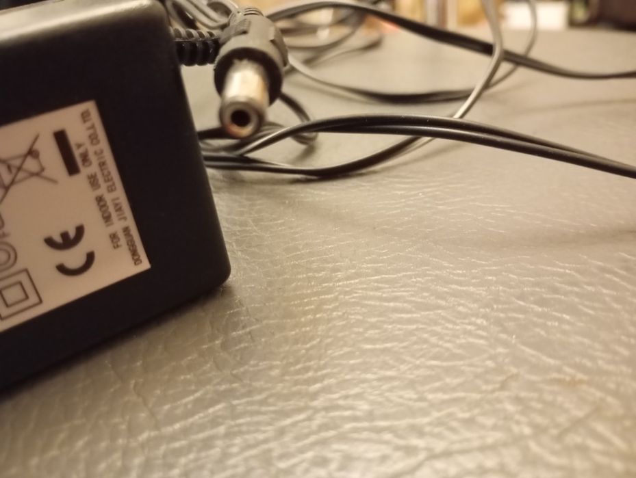 Zasilacz AC DC adapter sprawny